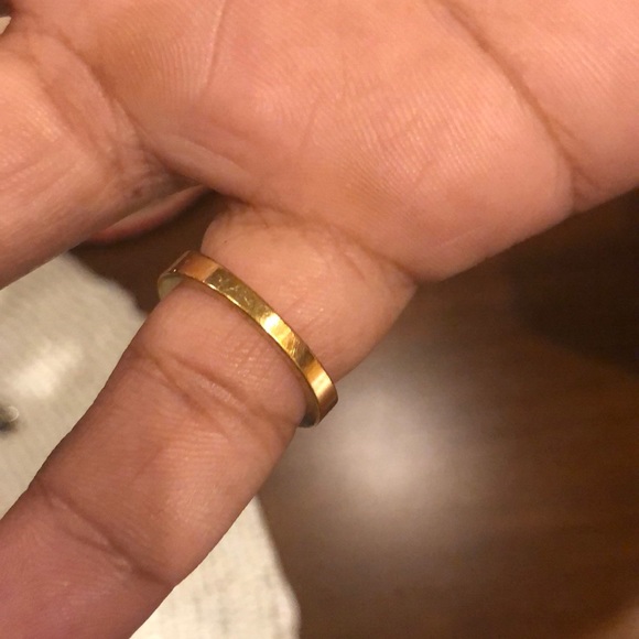🗣🗣SOLD SOLD 💯Authentic Louis Vuitton Gold Ring - Picture 4 of 8